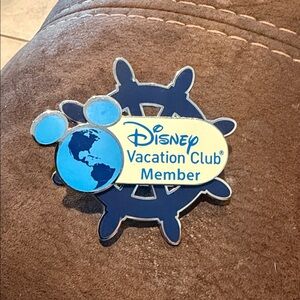 Disney Vacation Club vintage large spinning ship wheel pin
